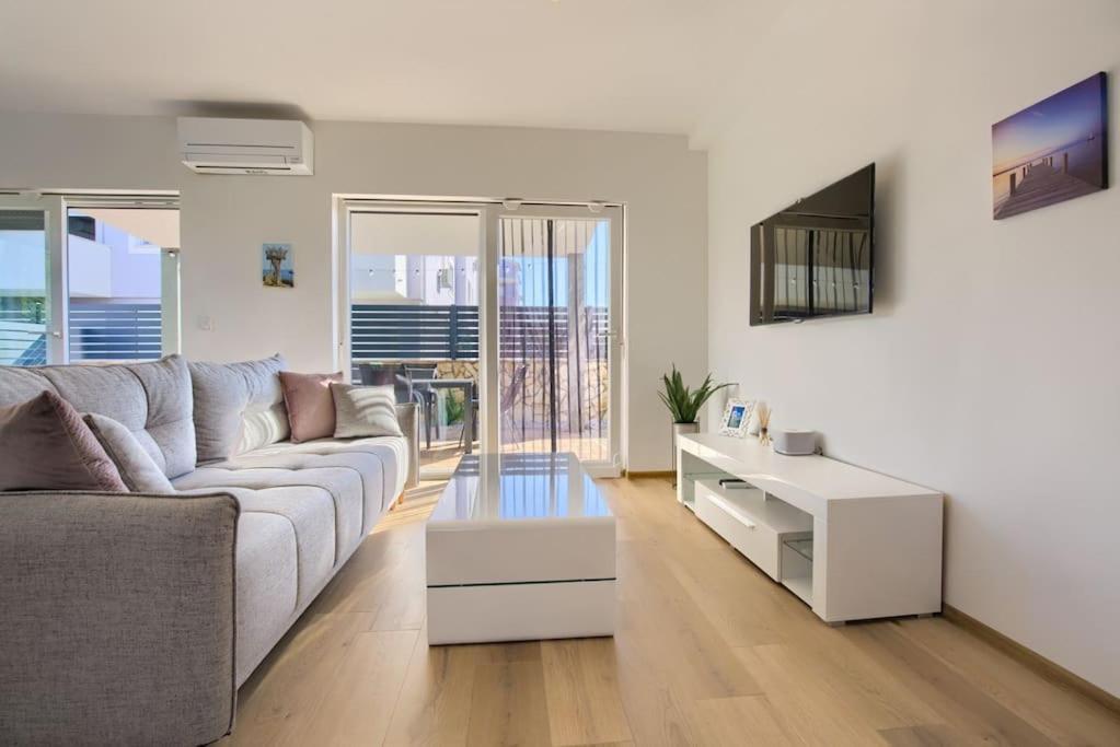 Apartment Sunrise Fuer 6 Personen In Pula-Stinjan Kültér fotó